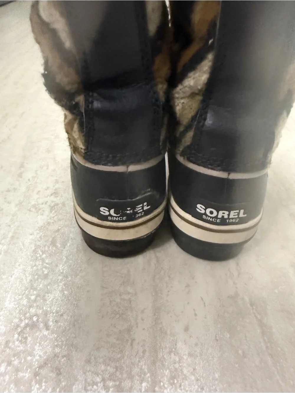 Sorel Tofino boots Black and Brown Chevron Winter Boot